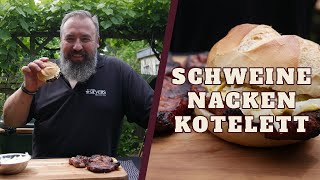 SCHWEINENACKENKOTELETT - Mariniert mit Krautsalat im Brötchen