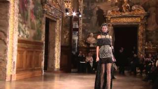 Alexander McQueen Autumn|Winter 2013/14 Fashion Show