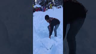 manali chalo😂❤️ #terabhola #ytshorts #friends #manali #manalitrip #solangvalley #snowfall #snow