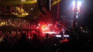 Slash w/ Myles Kennedy - Sweet Child O' Mine - 7/30/14 - Forum - Guns N Roses