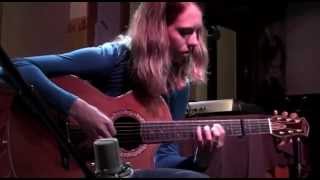 Macyn Taylor on Petros Florentine Fingerstyle Guitar, playing "Turning" by Alex DeGrassi