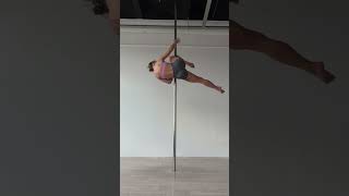 Pole dance spin transition on dynamic pole / for intermediate / pole dance combo