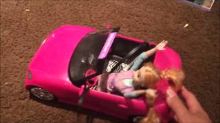 Disney's Frozen - Anna steals Elsa's Barbie car - police chase car