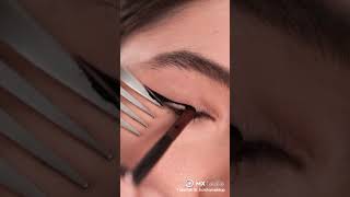 Eyeliner trick tutorial #makeup #fashio #weirdmakeup# #shorts