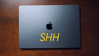 silently unboxing M1 Max MacBook Pro 16 in