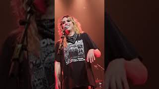 Adore Delano - 3 Flowers - Brussels