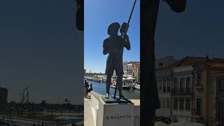 Monumentos de Aveiro, los trabajadores de la salina. Conociendo Aveiro en un día.