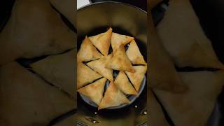 Samosa in Air fryer#shorts #shortsviral #samosa #airfried #nooilcooking #oilfreeSamosa #iftarecipe