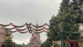 Disneyland Paris | Travel Day and Day One | Christmas in Disneyland Park | Manhattan Restaurant