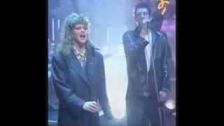 Fairytale of New York - The Pogues ft. Kirsty McColl