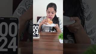 60 SECOND Veg Puff Eating Challenge #shorts #ytshorts #eatingchallenge #minkutinku #foodie