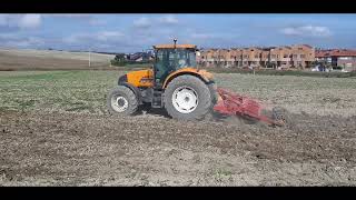 Tractor Renault Ares 640 R7 Arando en Zizur