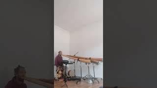 Break Beat with 2 Didgeridoos & Cajon