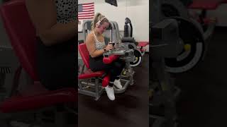 Hamstring curl machine