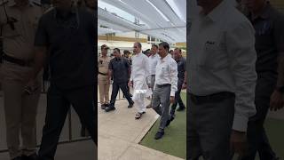 Uddhav Thackeray with Rashmi Thackeray & Aaditya Thackeray Arrives To Offer Respect To RATAN TATA