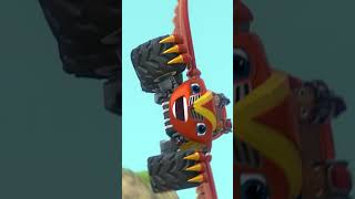 Blaze et les Monster Machines | Blaze se transforme en FAUCON ! #Shorts