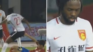 ¡Pisotón terrorífico de Gervinho en China!