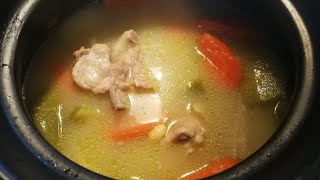 【青萝卜红萝卜猪骨汤】Green Radish and Carrots with Pork Bone Soup 广东家庭靓汤，非常健康简单! 汤味鲜美，清淡可口，化痰生津，帮助消化!