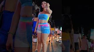 i like her outfit ✨️🤩 Walking Street Nightlife Scenes. Pattaya, Thailand.