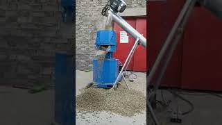 Feed pellet production line for farm use