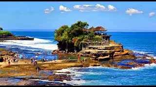 زيارة الى معبد تاناه لوت في جزيرة بالي الجميلة في اندونيسيا . Pura Tanah Lot di pulau Bali