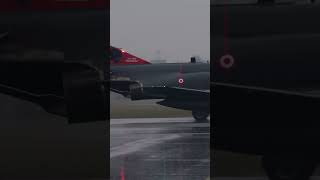 🌧️🎨 Twin Turkish Fighters' Rainy Taxi with Commemorative Tail Art | #short #shorts