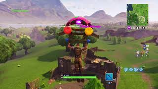 Fortnite Battle Royale - Land and die