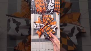 How To Make a Halloween Wreath/ Dollar Tree Halloween Wreath/ Halloween Wreath DIY Dollar Tree/ DIY