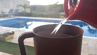 Um café quentinho num amanhecer frio de 10 graus em Condomínio Recreio Campo Verde em Ibiúna SP