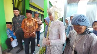 Pengantin cantik di kampung banen di halalkan kang Cecep di pernikahan adat sunda Garut