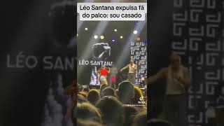 Léo Santana expulsa mulher assanhada do palco: SOU CASADO