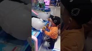 main tembakan air lagi ni gaes, seru ini # #timezone #baby #familyvlog #shortvideo #babyshark