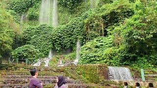 jalan ke air terjun benang kelambu