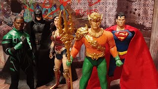 Mezco Aquaman