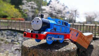 Thomas the Tank Engine Park! Su ☆ Big Mountain and Plarail Colorful Course of Wobble Bridge