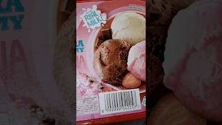 makan es krim enak banyak | es krim walls#shorts#eskrim #jajanan