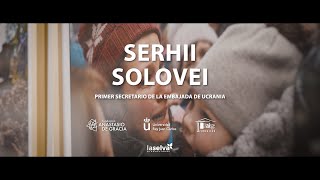 Serhii Solovei, de la embajada de Ucrania, valora la exposición «Ucrania, la guerra de los civiles»