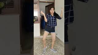 kese batau tujhe || sanjana Dungarwal#shortdancevideo #dance #dancelike #bollywood #dancecover