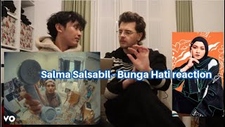 REAKSI ORANG LUAR NEGERI LIAT SALMA SALSABIL - BUNGA HATI LIRIK NYA SEDIH TAPI MUSIKNYA SENANG :d