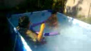 Nicolas en la piscina-Enero 8 2011 (2)-