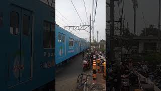 TM 6034F arah jakarta kota#keretaapiindonesia #keretaapi #krlcommuterline #viralvideo #tm6000series