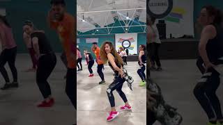 Moviendo la kderona #zumba #kderona #baile #clasedezumba