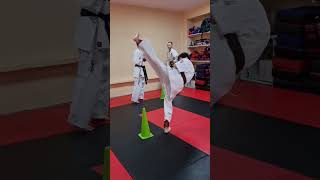 Специальная ударная разминка в каратэ. Special warmup in karate #warmup  #martialarts #bestrong