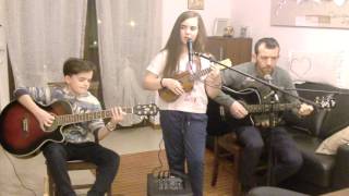 Here comes the sun cover con voce chitarra e ukulele