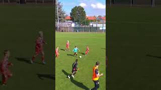 Le gardien des U9 de Francfort est trop fort #football #goal #soccer #keeper