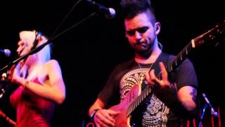 Jenny And The Mexicats - Frenético Ritmo (Live)