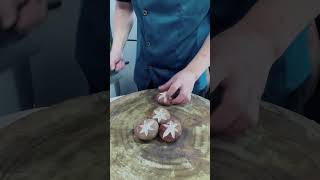 Muskmelon cutting skills . Chinese way. #shorts #chinesechef #viralvideo