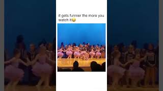 It's funnier the more you watch it      #ballet #girl #funny #dancing #mishup