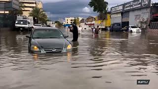 Dubai'yi sel aldı, yollar göle döndü!