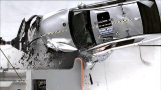 2014 Acura RLX small overlap IIHS crash test